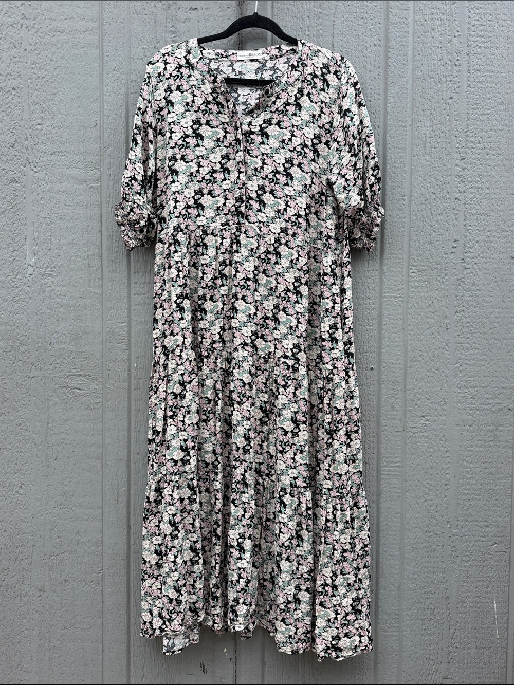 Natural Life Floral Tiered Button V-Neck  Midi Dress Size: XL